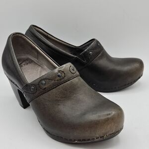 Dansko Riki antique green/ brown leather 2.5" clog loafers 38 US size 7.5 / 8